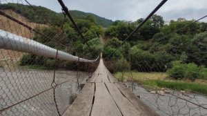 Висячий мост в селе Дуба-Юрт. Река Аргун.