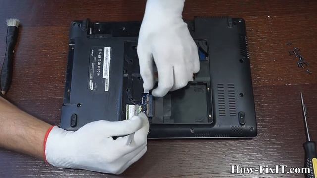 Samsung RV408, RV410 Laptop Reassembly Guide смотреть онлайн