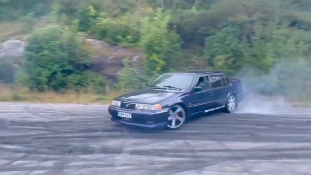 Volvo- Little Dark Age смотреть онлайн