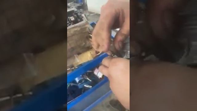 как поставить стопорные кольца в поршень ваз смотреть онлайн