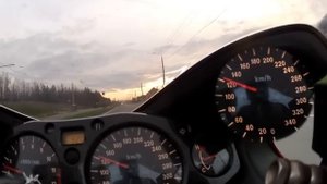 Шлем Хищник. В движении.