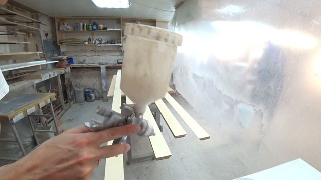 Рейки из фанеры. Шлифовка грунта и нанесение лака смотреть онлайн