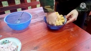 "Куриные крылышки в острой панировке в казане на костре" рецепт от кулинара в деревне