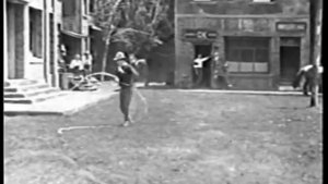 Трюки с лошадьми с использованием лассо. Видео с лошадьми. Удивительное видео.