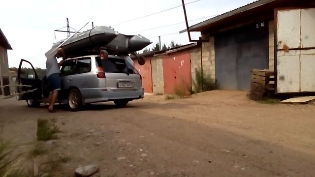 прицеп тележка для лодки пвх гладиатор D330AL смотреть онлайн