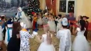 Танец вокруг ёлки