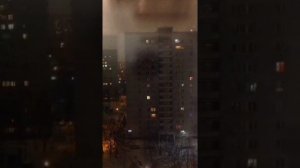 Girl MASHAtraktor555 Маша Трактор приехала к Мурзиковой и ломиться к ней в дверь.