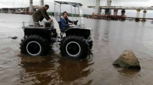 Пневмоход Ураган Дикарь с переломом на тягах и мотором по центру . 1-й выезд и заплыв.