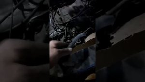 Обрывы проводов внутри"гофры". В данном случае Вольво fm13 срабатывает ограничитель скорости.