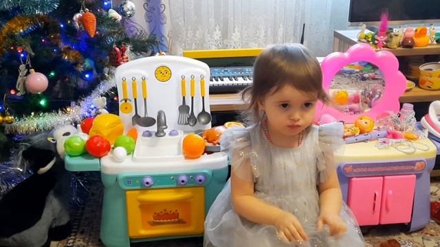 КОЛОБОК СКАЗКА .Арина в 2,9 года рассказывает сказку Колобок для детей. смотреть онлайн