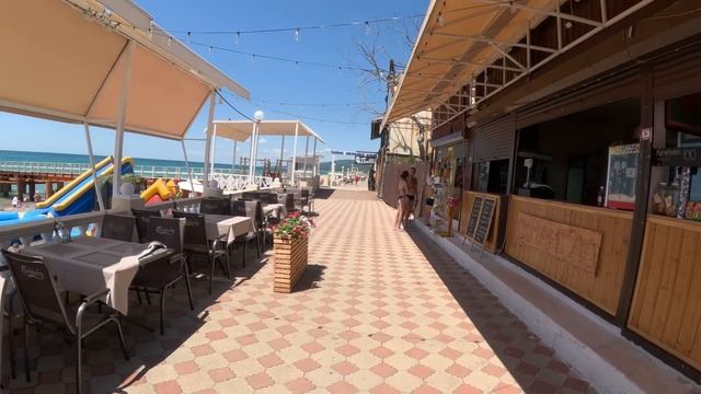 От пляжа "Гренада" на пляж "Морской бриз", Лазаревское в июле 2023г.?ЛАЗАРЕВСКОЕ СЕГОДНЯ?СОЧИ. смотреть онлайн