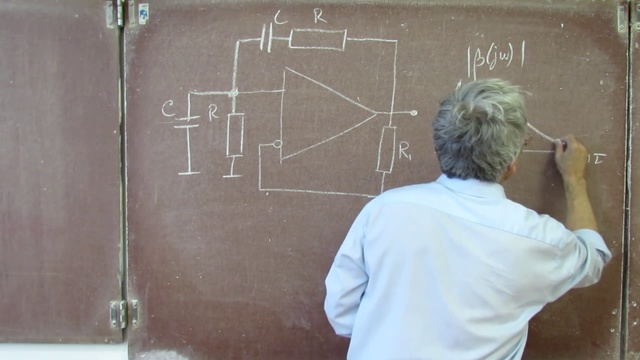 Лекция 77. Генератор гармонических колебани на основе цепочки Вина смотреть онлайн