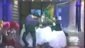 Жириновский танцует под Лебединое Озеро