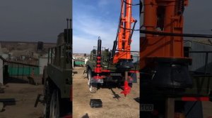Ямобур БКМ А 1/ 3,5  на базе Зила 131    дя бурения под опоры линий электропередач ЛЕП.