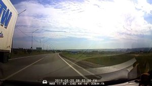 Honda Civic 4D 1.8МКПП VS Civic Hybrid 8