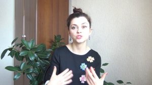 Кошка стала ходить мимо лотка? / Почему кошка гадит? / Основные причины / Приучение к лотку