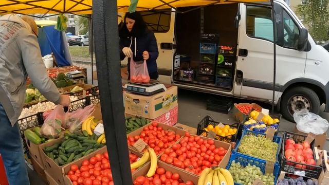 Показываю цены на рынке в Киеве и делаю покупки смотреть онлайн