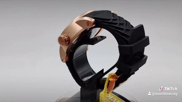 Часы мужские Invicta Yakuza цвет розовое золото с чёрным каучуковым ремешком. Диаметр 48мм.