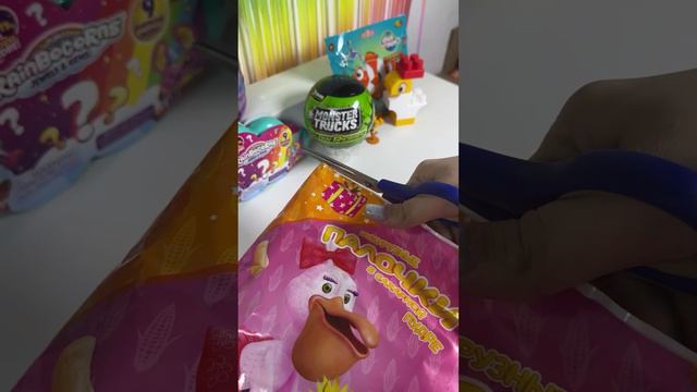 Сюрпризы в кукурузных палочках #surprise #unboxing #распаковкасюрпризов #сюрприз #toys #toyunboxing