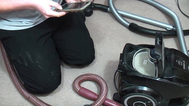 Bosch GS40 BGS4HYGGB01 - A clogged filter and general filth! смотреть онлайн