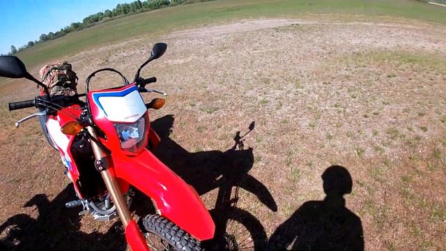 Маленький прыжок с эффектом неожиданности) Honda CRF 300 l / Kovi Advance 250 / Эндуро по лугам смотреть онлайн