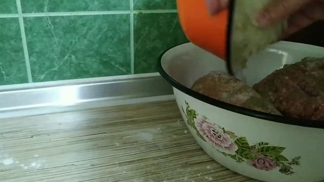 Настоящие крымские чебуреки