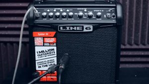Line 6 Spider IV 15 - Metal
