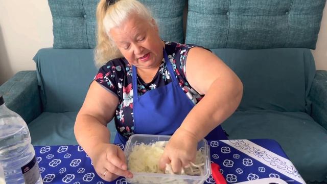 САЛАТ ИЗ НИЧЕГО. ЛУК ? И ВСЁ смотреть онлайн