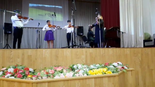 Hisashi Heyat firfirasi ifa:Ə.Bakıxanov adına UİM-nin skripkaçılar ansamblı.Müəllim V.Həsənəlizad