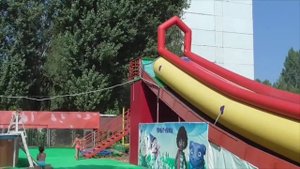 Мы купаемся в бассейнах