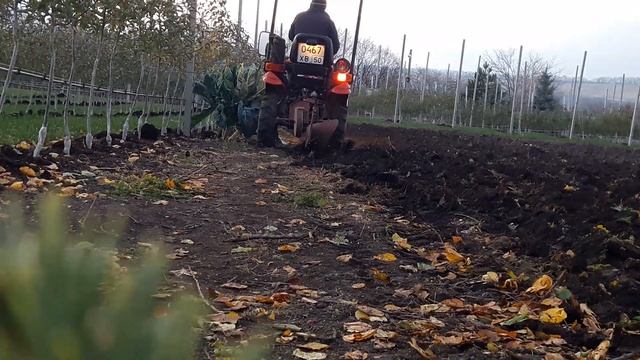 Мтз152 с однокорпусным плугом смотреть онлайн