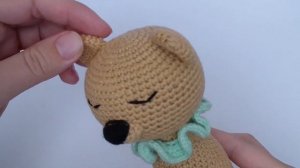 Мягкая вязаная игрушка погремушка Медведь крючком
