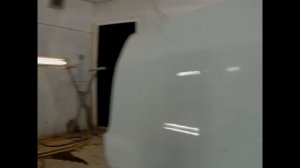 Убираем потек на лаке.