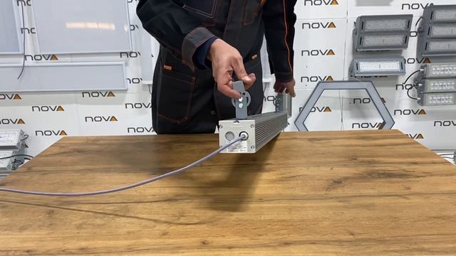 Обзор промышленного светодиодного светильника серии «NVL DSO04 LINER LED» 60 Вт. смотреть онлайн