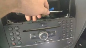 Mercedes W204 C350 как снять радио Mercedes C350 W204 How to Remove Radio Navigation Command unit