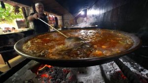 Authentic Spanish Paella!! HUGE PAELLA + Market Food Tour in Valencia, Spain!