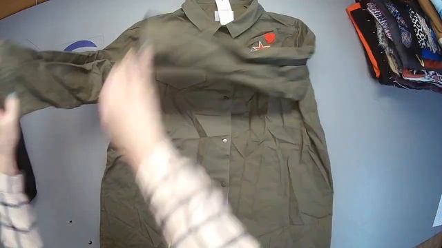 Продан. С 129. Уп № 3 (2022). Микс м/ж XXL весна/лето, крем. Англия. С/с 387 рублей за единицу.