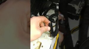 Щелчки при нажатии на педаль тормоза в Hyundai Elantra V(MD) причина