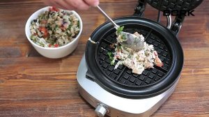 Вафли из риса с морепродуктами и яйцом в вафельнице BORK G701 рецепты и советы по приготовлению