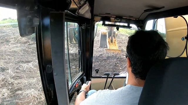 Leveling High Spots and Removing Topsoil | Cab Conversation Series смотреть онлайн