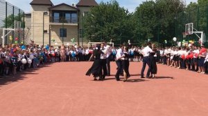 Самый красивый вальс на последний звонок