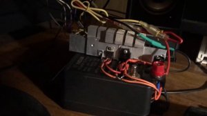 Подключение магнитолы через AUX к компьютеру, сильный фон