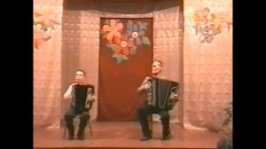 Барыня - на баяне