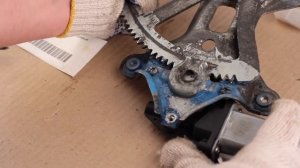 Замена моторчика стеклоподъемника передней двери Toyota Land Cruiser 100