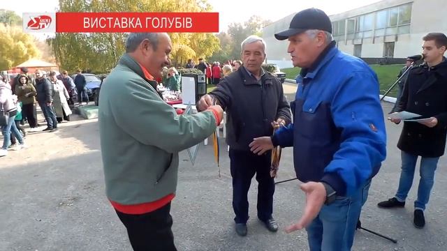 У Лозовій продавали голубів, домашніх птахів та гризунів смотреть онлайн