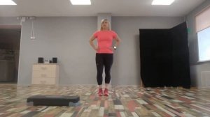 Шаги Бейсик степ и Ви-степ на полу и на степ-платформе