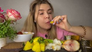 МУКБАНГ скумбрия с картошкой ? ?