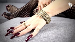 ? GOLDEN relax BRACELETS ? Long Nails
