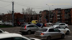 Ambulance responding compilation | traffic jam | siren yelp, horn