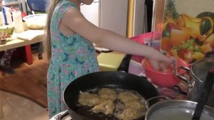 Рыба жареная в кляре. Судак в кляре.